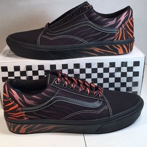 NWT Vans Comfycush Old Skool Project Cat Men’s 10.5